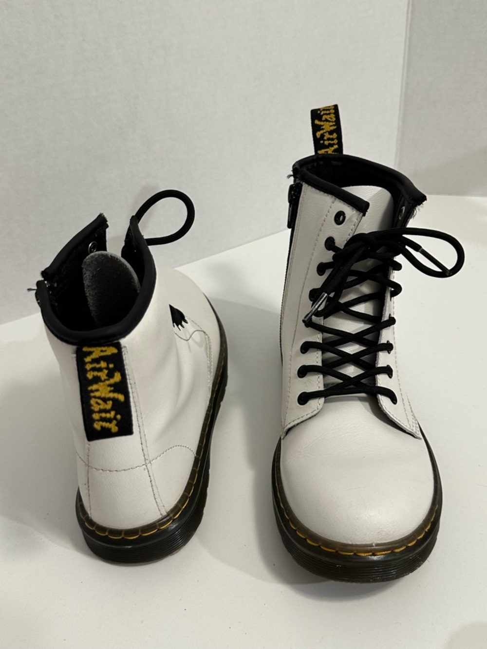 Dr. Martens Zavala J White Leather Lace-Up Boots - US Women’s 6 / Kids 5 - Picture 4 of 8